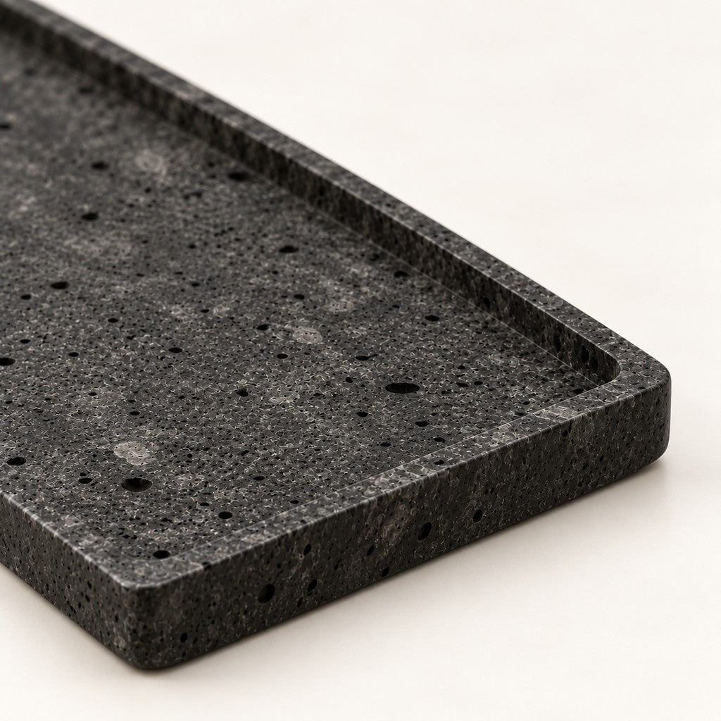 Classic Low-Rim Rectangular Tray, edge detail
