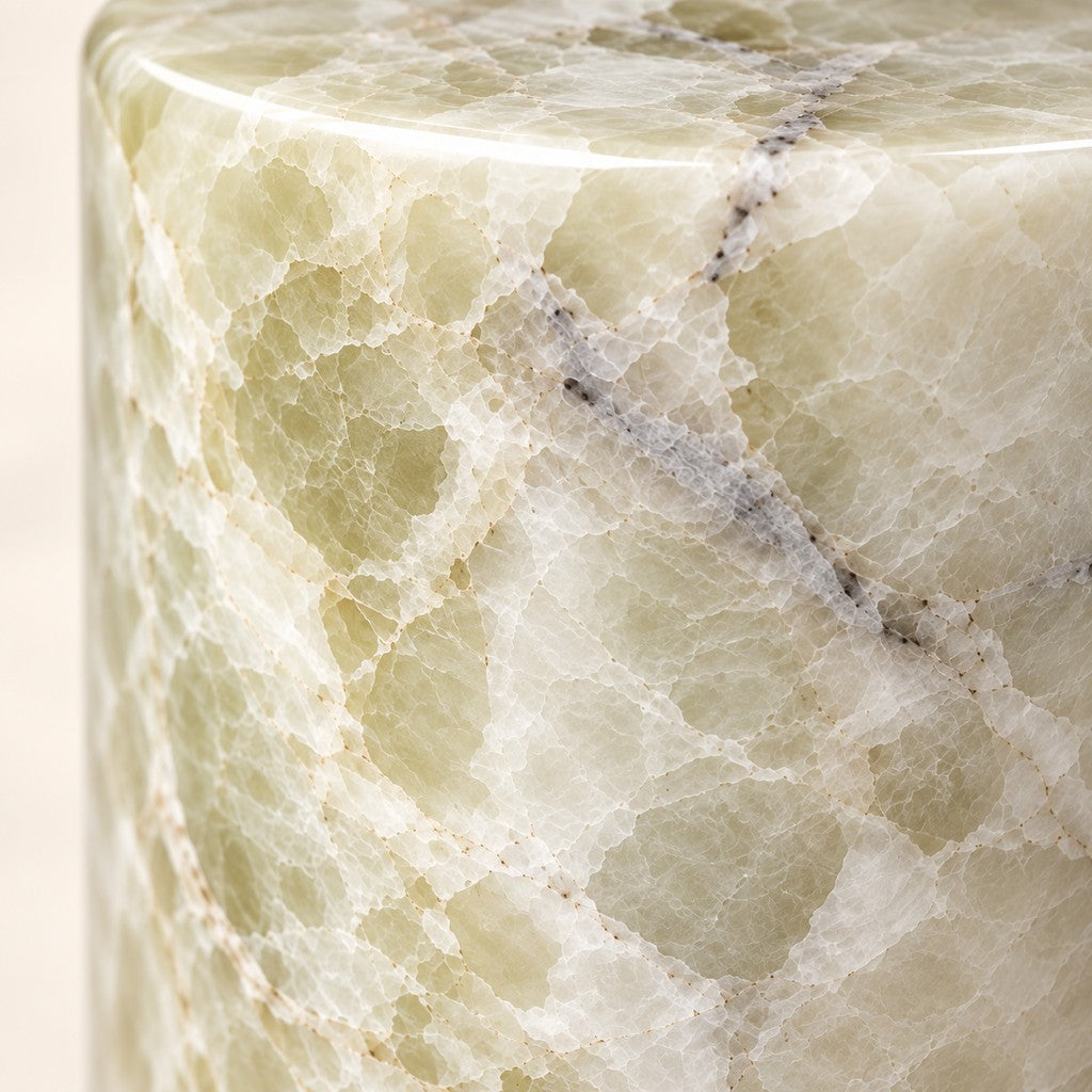 Cylindrical Foaming Soap Dispenser: close-up of the Fendi Green surface