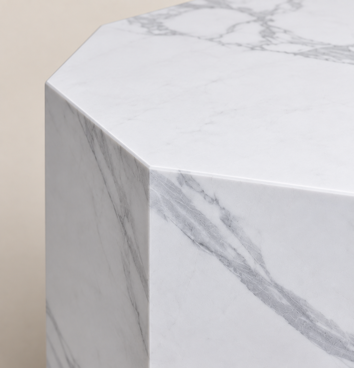 White and grey veined sintered stone surface, macro corner and faceted edge detail
