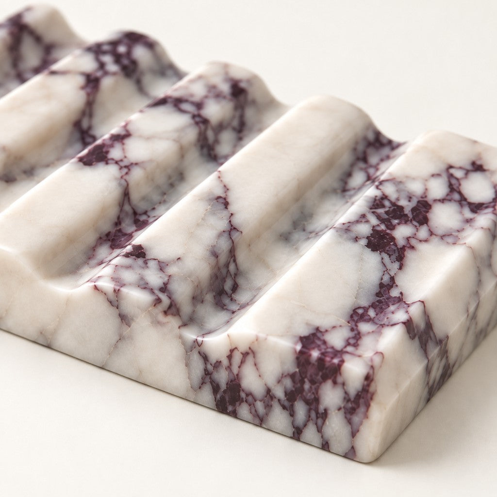 Ribbed Soap Dish, edge detail