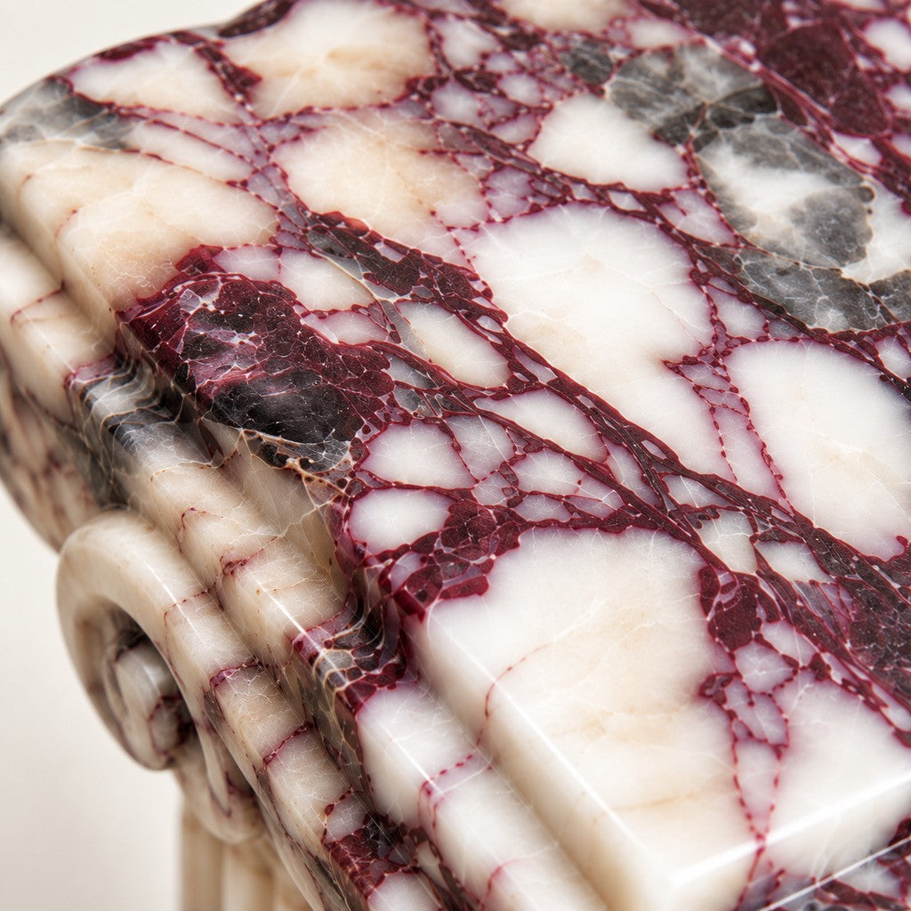 Roman Column Stone Ornament: close-up of the Calacatta Viola surface