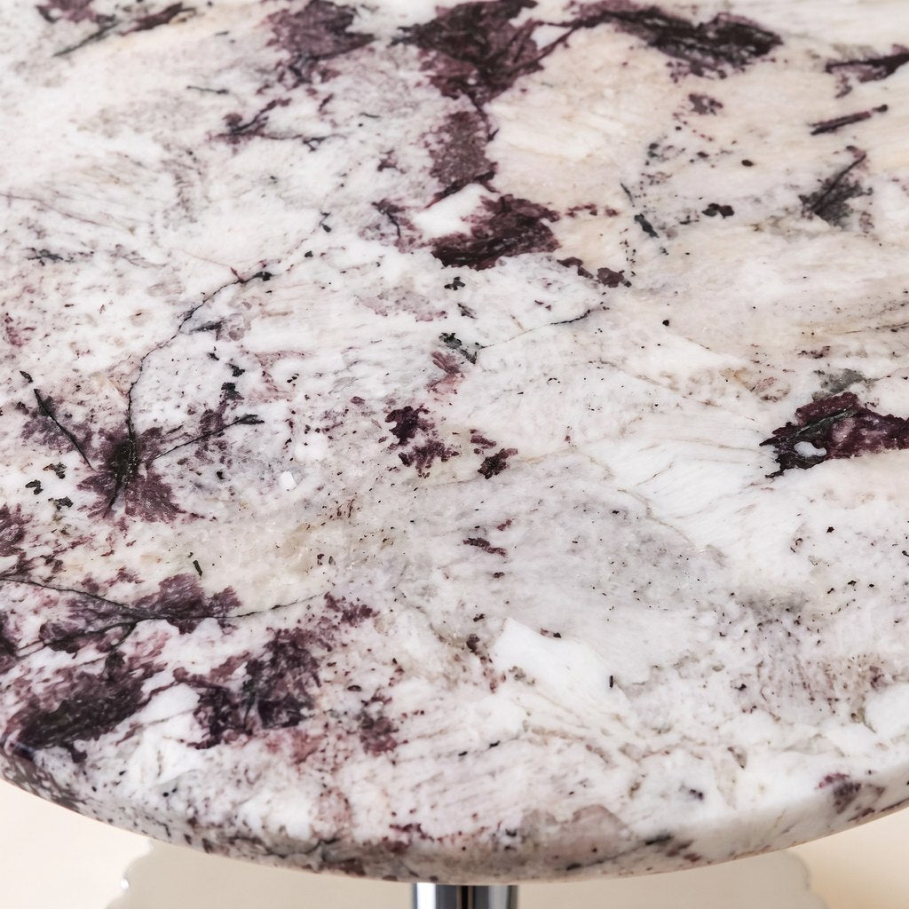 Round End Marble Side Table: close-up of the white marble surface