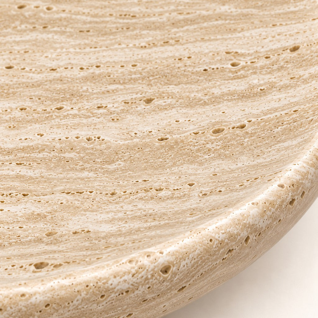 Round Tray with 3 Legs: close-up of the Beige Travertine surface