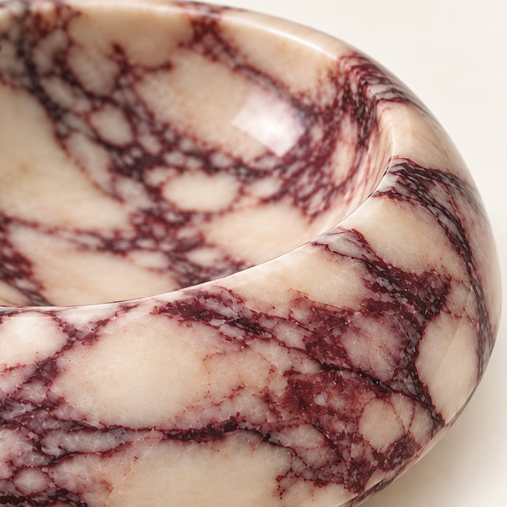 Rounded Jewellery Bowl, edge detail