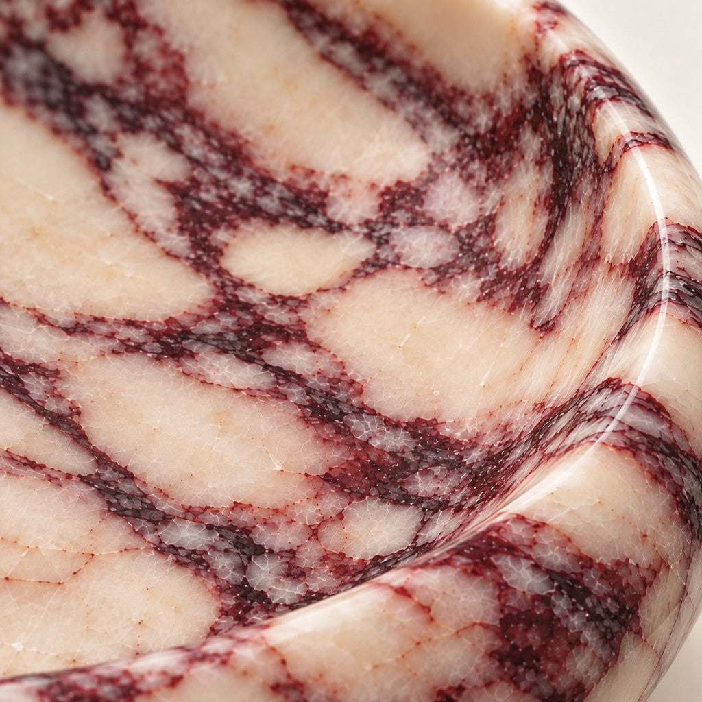 Rounded Jewellery Bowl: close-up of the Calacatta Viola surface